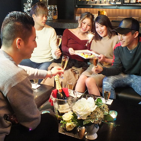 結婚式二次会で利用される貸切フロア